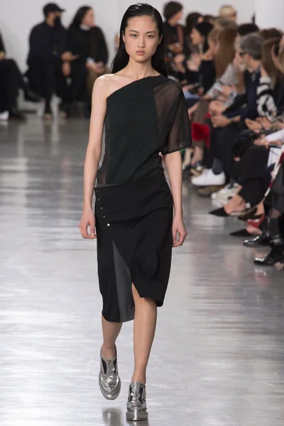 Look 32